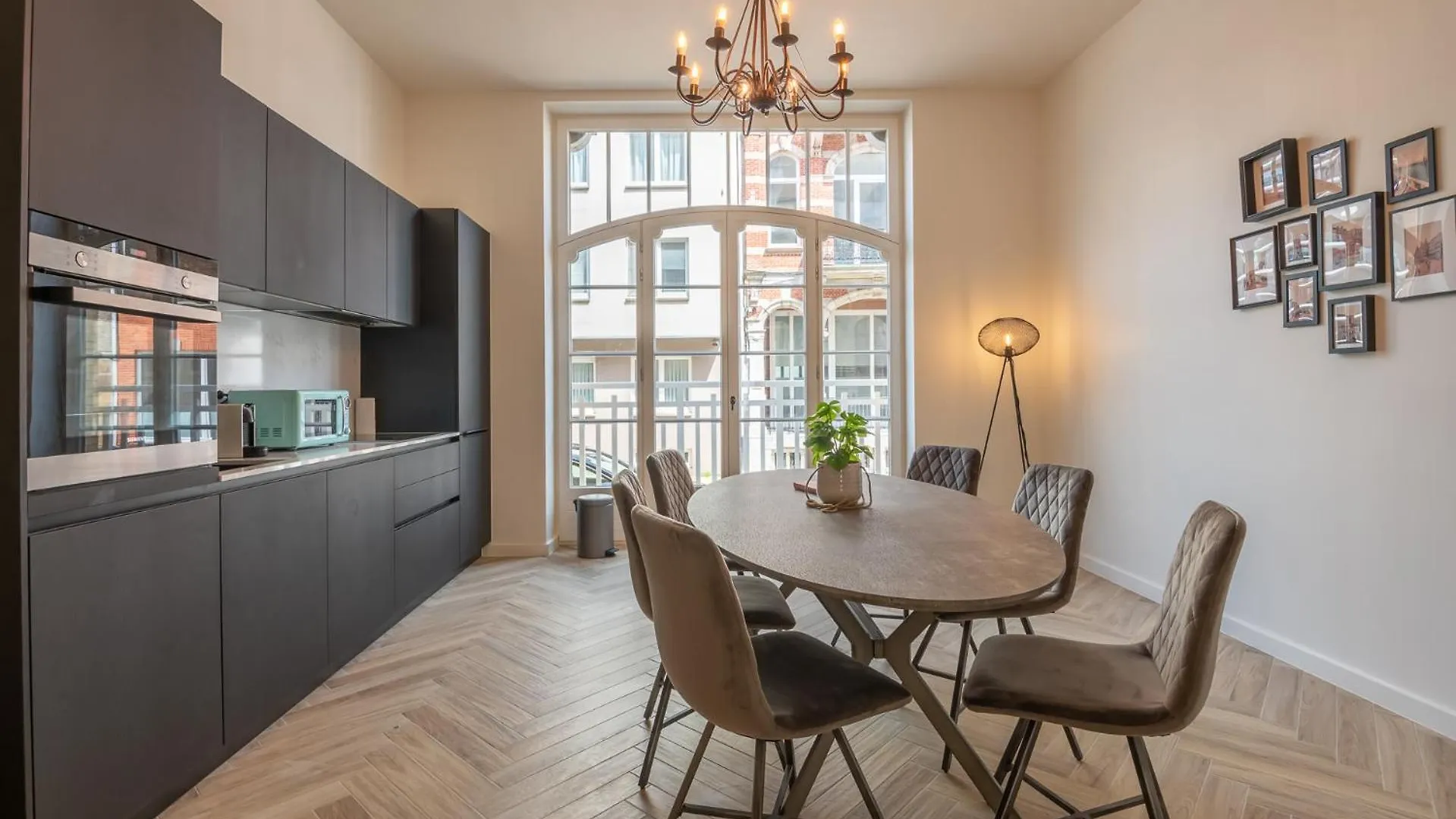 Beautiful Renovated Apartment In An Authentic Building Oostende 0*,  België