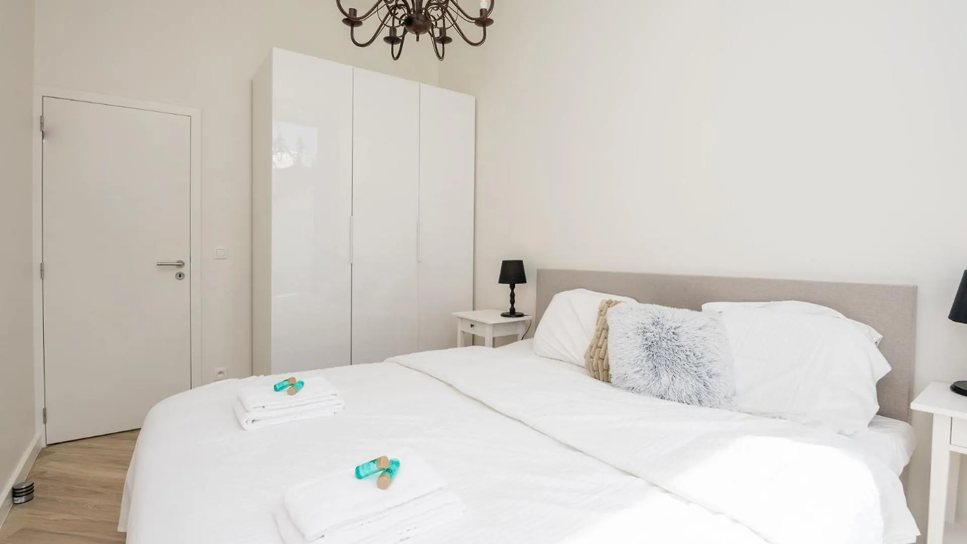 Beautiful Renovated Apartment In An Authentic Building Oostende België