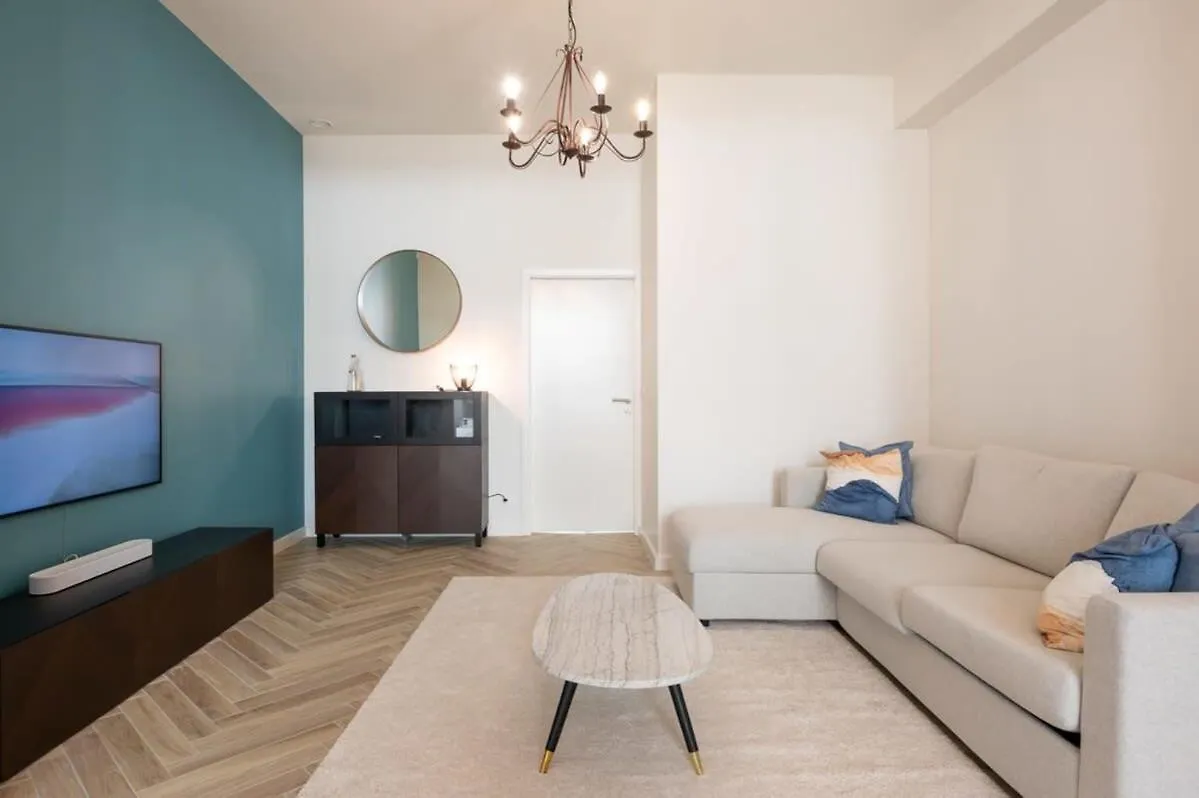 Beautiful Renovated Apartment In An Authentic Building Oostende