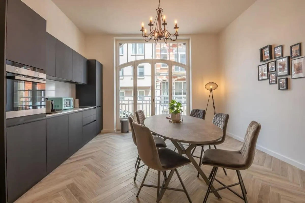 Beautiful Renovated Apartment In An Authentic Building Oostende